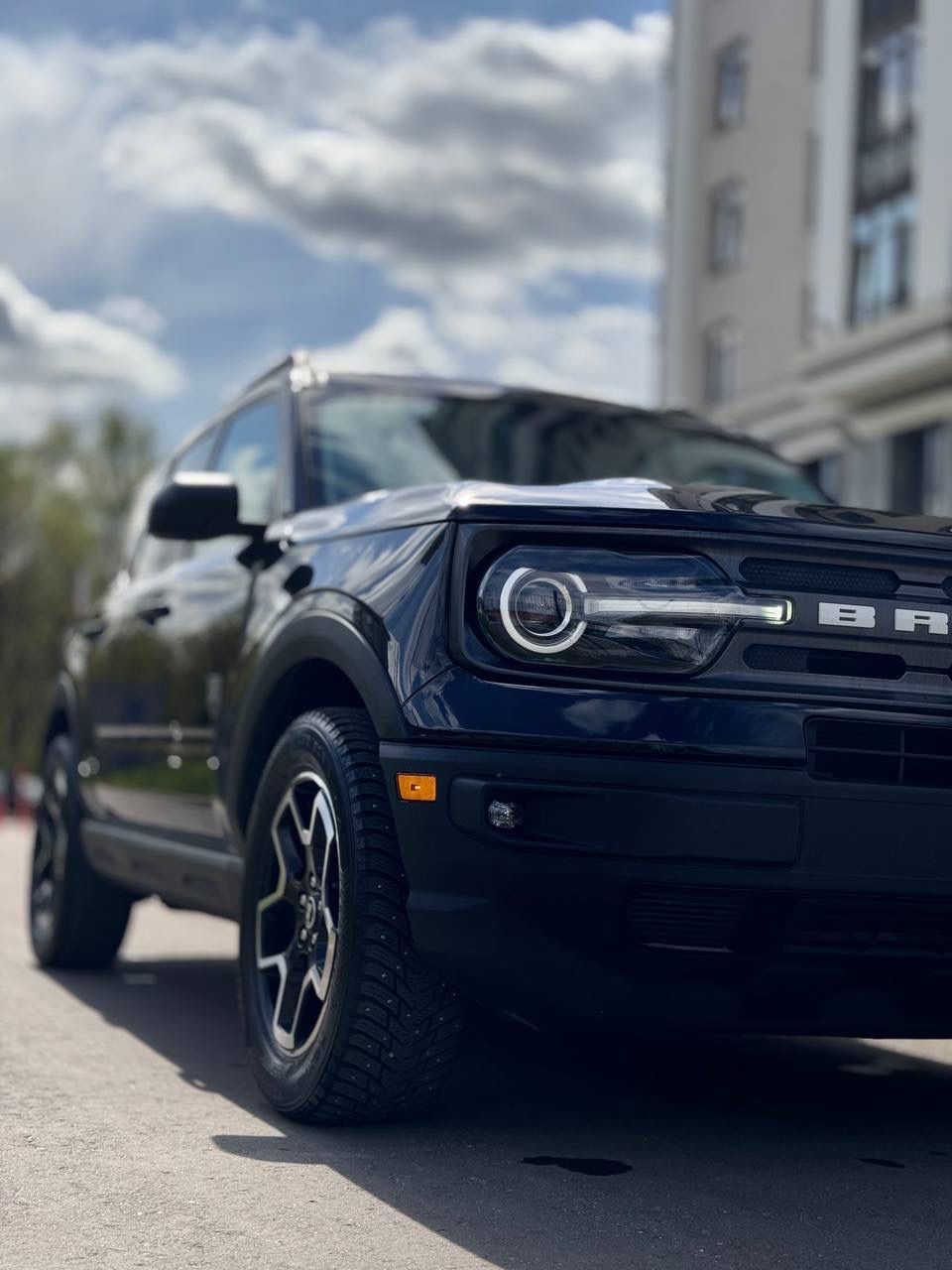 Ford Bronco спереди